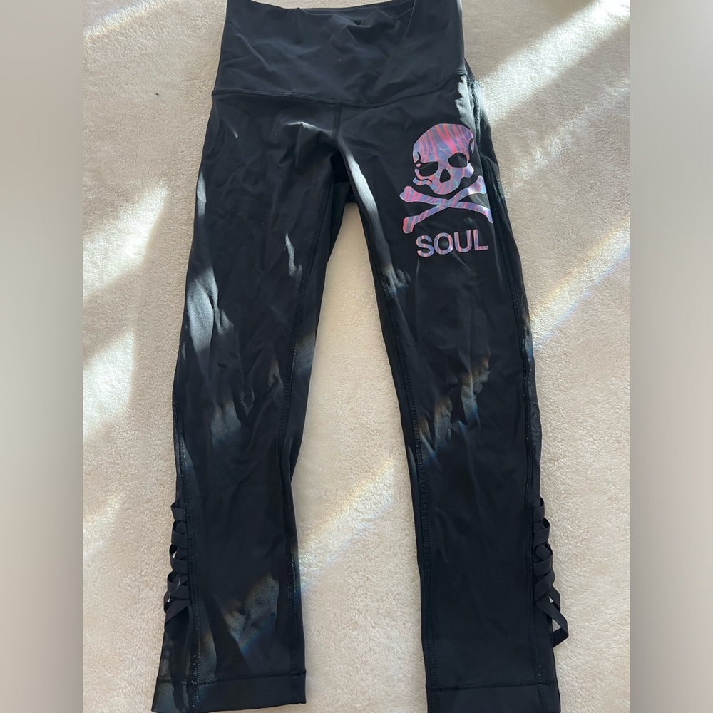 Soulcycle x Lululemon pants size 6.